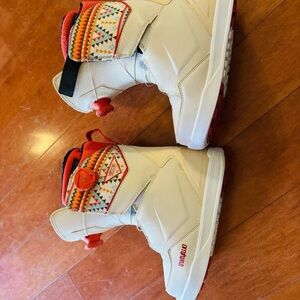 ThirtyTwo 32 women's lashed double boa snowboard boots Size 7